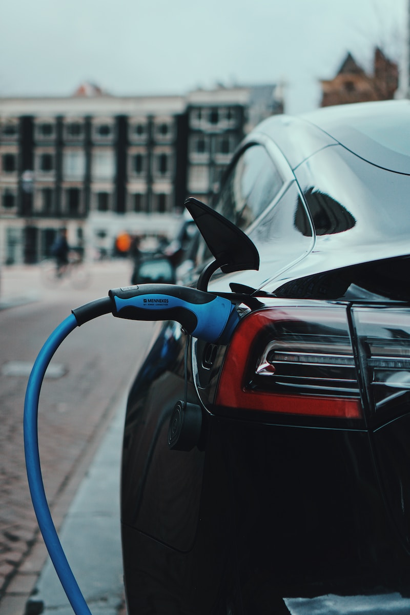 Energieleverancier NextEnergy breidt dienstverlening uit met slim laden elektrische auto’s met behulp van Quatronic en OutSystems